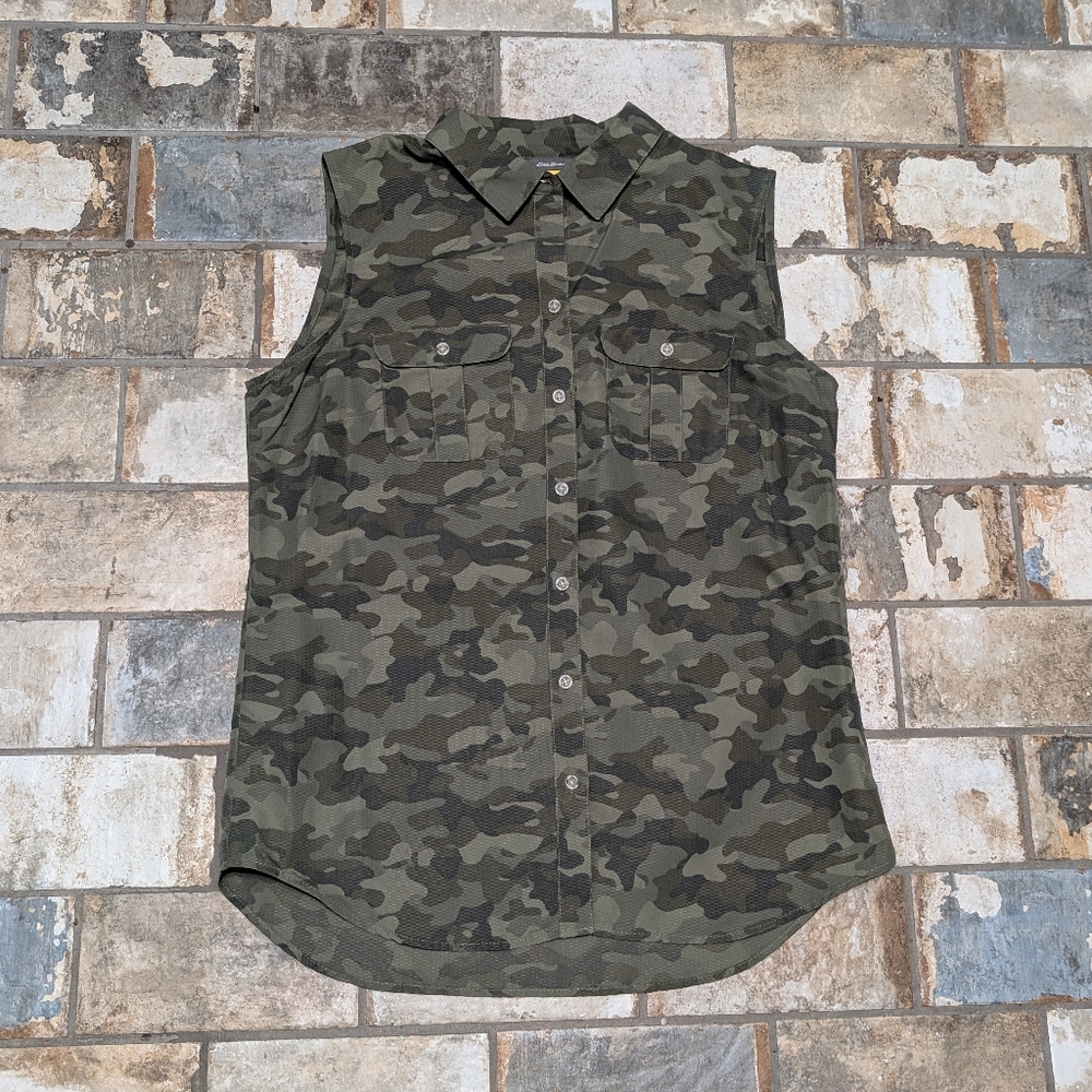 Eddie Bauer Camo Sleeveless Top - Women’s Medium - Button Down Shirt